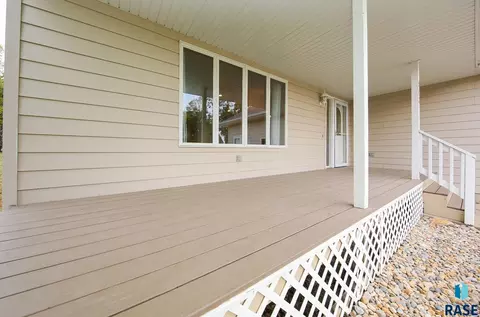 503 S Main Ave, Colton, SD 57018 photo 7
