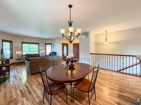 216 E Tabor Ct, Brandon, SD 57005 photo 12