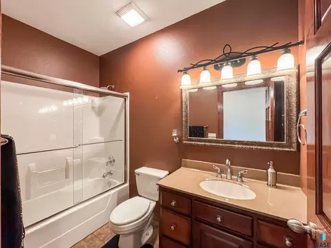 216 E Tabor Ct, Brandon, SD 57005 photo 23
