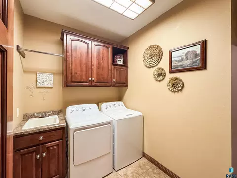 216 E Tabor Ct, Brandon, SD 57005 photo 26