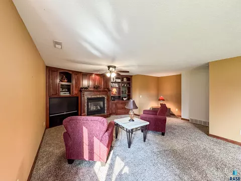 216 E Tabor Ct, Brandon, SD 57005 photo 29