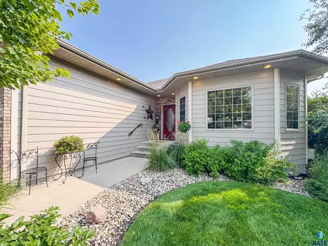 216 E Tabor Ct, Brandon, SD 57005 photo 5