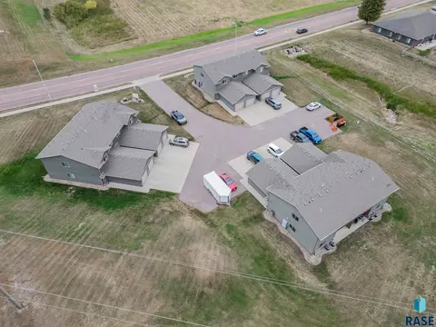 View/Area - 404 N Sioux Blvd, Brandon, SD 57005 photo 3 of 3