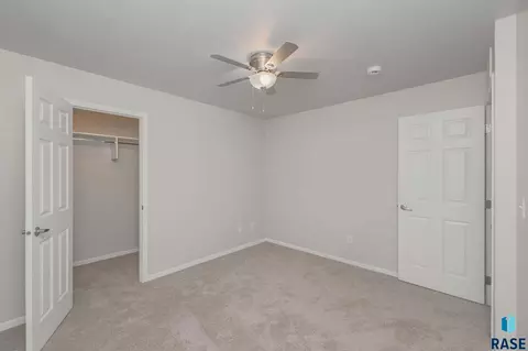 Bedroom - 404 N Sioux Blvd, Brandon, SD 57005 photo 4 of 7