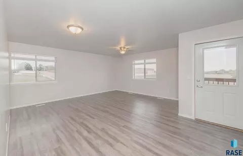 Living - 404 N Sioux Blvd, Brandon, SD 57005 photo 3 of 3