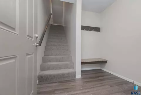 Entry Way - 404 N Sioux Blvd, Brandon, SD 57005 photo 1 of 1
