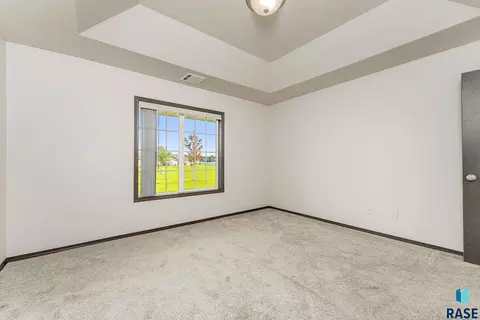 6408 W Maxwell Pl, Sioux Falls, SD 57107 photo 9