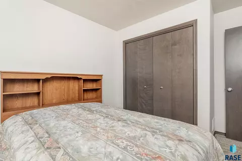 6408 W Maxwell Pl, Sioux Falls, SD 57107 photo 13