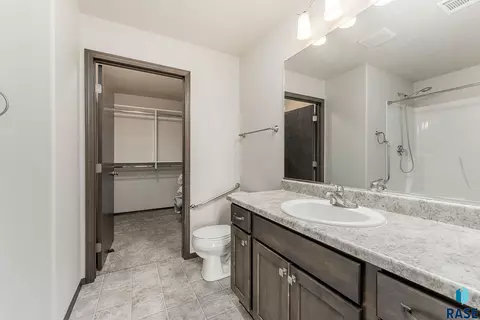 6408 W Maxwell Pl, Sioux Falls, SD 57107 photo 11