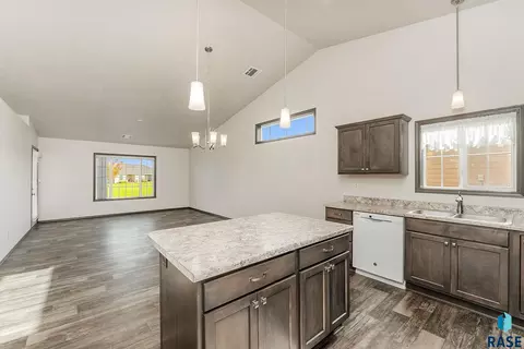 6408 W Maxwell Pl, Sioux Falls, SD 57107 photo 7