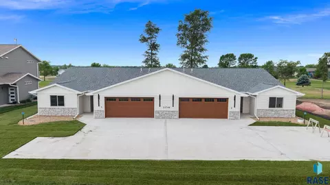 23748 461a Ave #2, Wentworth, SD 57075