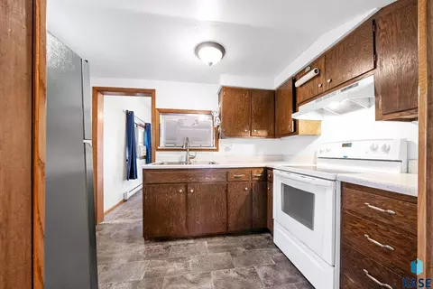 355 E 2nd St, Parker, SD 57053 photo 10