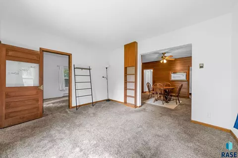 355 E 2nd St, Parker, SD 57053 photo 4
