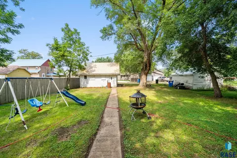 355 E 2nd St, Parker, SD 57053 photo 21