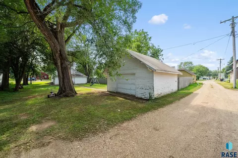 355 E 2nd St, Parker, SD 57053 photo 22
