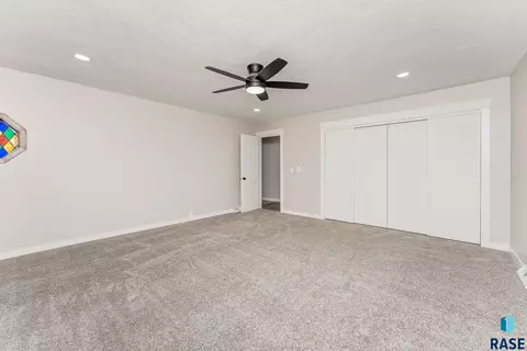 333 S Juniper Ave, Parker, SD 57053 photo 18