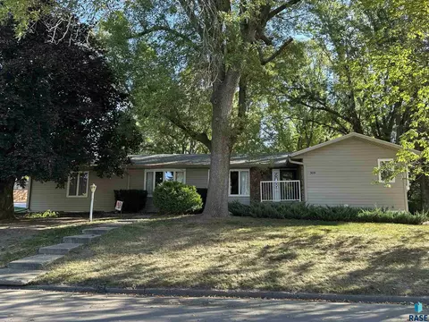 309 Circle Dr, Alcester, SD 57001 photo 1