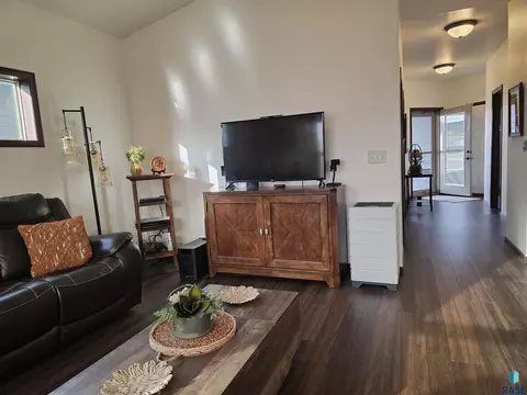5105 E 61st St, Sioux Falls, SD 57108 photo 7