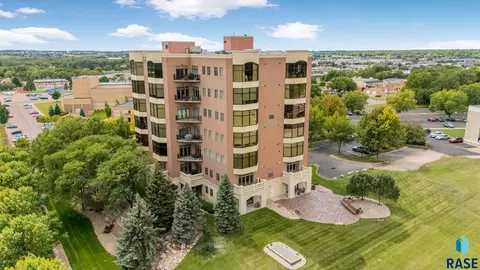 2908 W 37th Cir #703, Sioux Falls, SD 57105 photo 8