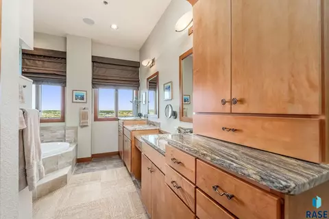 2908 W 37th Cir #703, Sioux Falls, SD 57105 photo 20