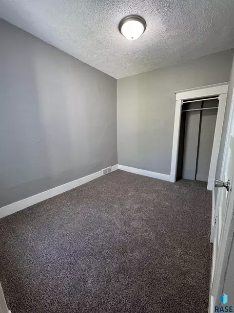 316 E 15th St, Sioux Falls, SD 57104 photo 9