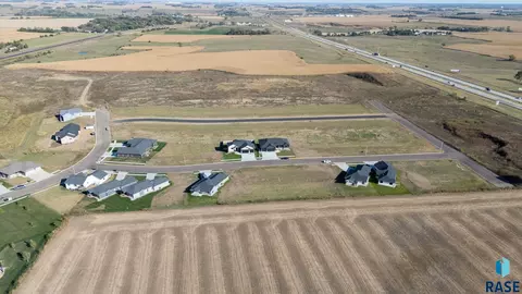 1006 Tortuga Ave, Hartford, SD 57033