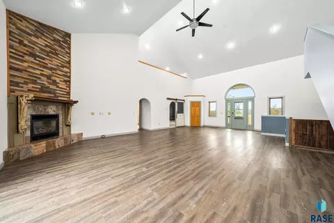47969 252nd St, Garretson, SD 57030 photo 9
