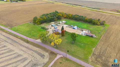 46338 278th St, Lennox, SD 57039
