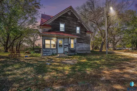 29666 453rd Ave, Irene, SD 57037