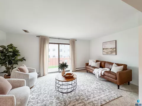 3608 S Gateway Blvd #304, Sioux Falls, SD 57106