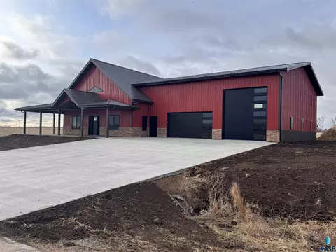 239 Grey Goose Dr, Wentworth, SD 57075