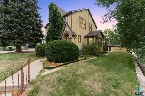 300 E Stearns Ave, Chamberlain, SD 57325