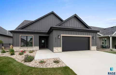 5812 E Rush St, Sioux Falls, SD 57110
