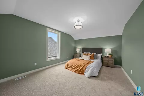 Bedroom - 5812 E Rush St, Sioux Falls, SD 57110 photo 4 of 5