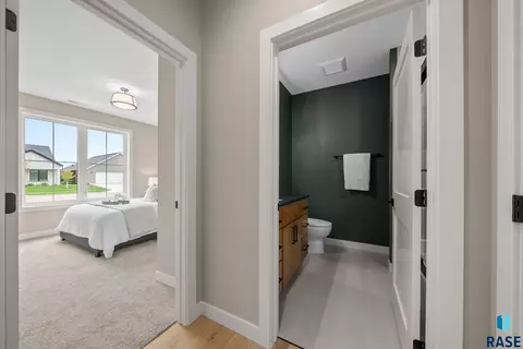 Entry Way - 5812 E Rush St, Sioux Falls, SD 57110 photo 2 of 4