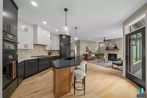Kitchen - 5812 E Rush St, Sioux Falls, SD 57110 photo 4 of 5