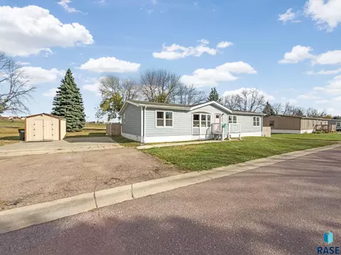 604 N Swan Pl, Sioux Falls, SD 57107