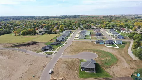 1208 S Moonlight Dr, Brandon, SD 57005 photo 8