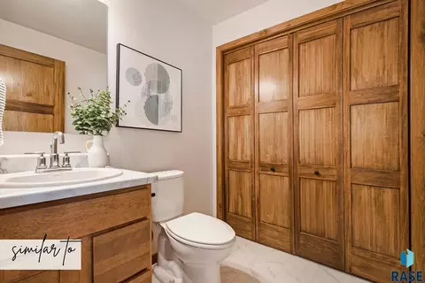 Bath - 5706 E Marley Pl, Sioux Falls, SD 57108 photo 3 of 3