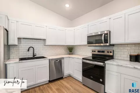 Kitchen - 5706 E Marley Pl, Sioux Falls, SD 57108 photo 1 of 3