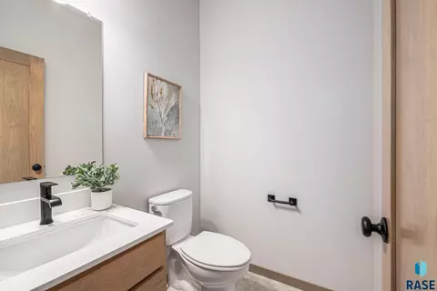 2513 E Cama Pl, Sioux Falls, SD 57108 photo 9