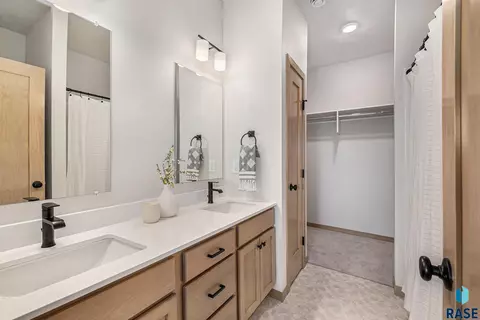 2513 E Cama Pl, Sioux Falls, SD 57108 photo 12