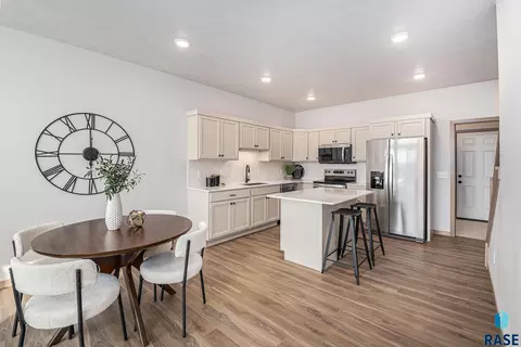 2513 E Cama Pl, Sioux Falls, SD 57108 photo 5
