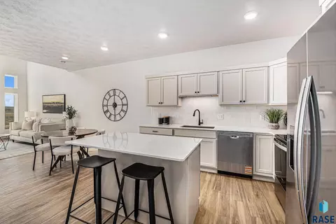 2513 E Cama Pl, Sioux Falls, SD 57108 photo 6