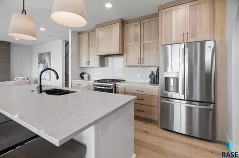 1127 E Thompson Pl, Tea, SD 57064 photo 3