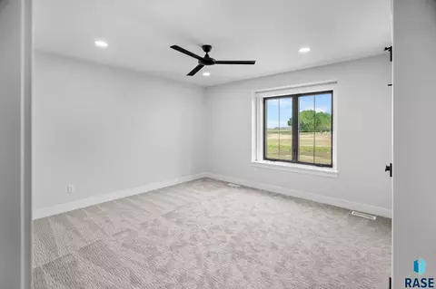 1127 E Thompson Pl, Tea, SD 57064 photo 30