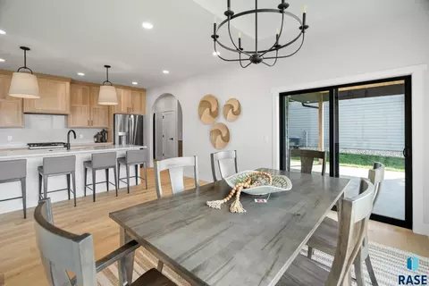 1127 E Thompson Pl, Tea, SD 57064 photo 8