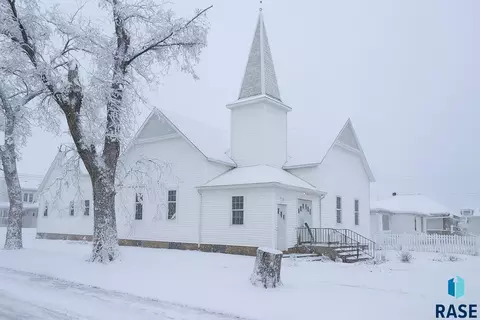 400 6th St, Hudson, SD 57034