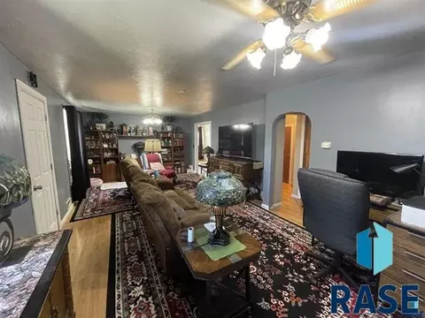 122 E 10th St, Gregory, SD 57533 photo 3