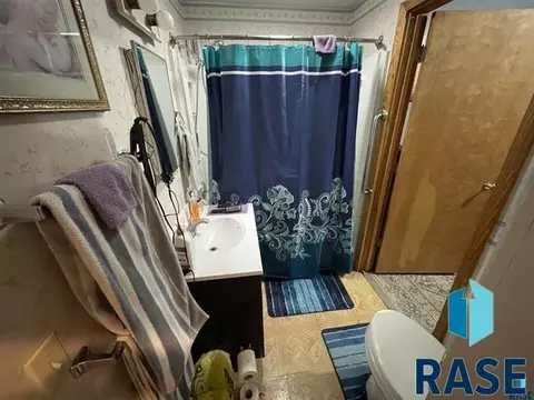 122 E 10th St, Gregory, SD 57533 photo 6